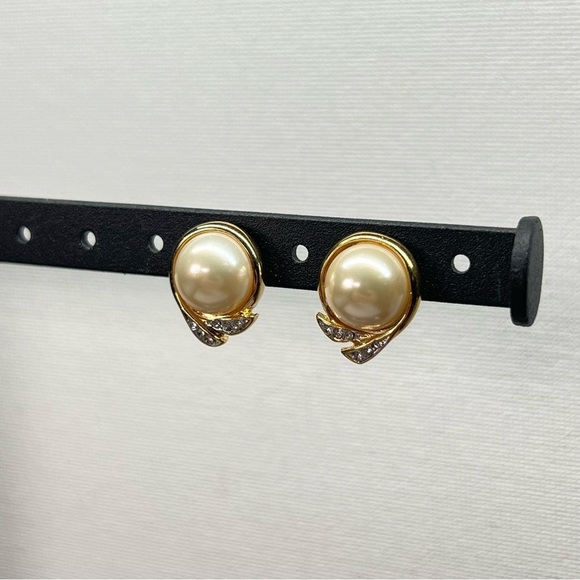 Vintage Gold Tone Faux Domed Pearl Stud Earrings - Picture 7 of 9